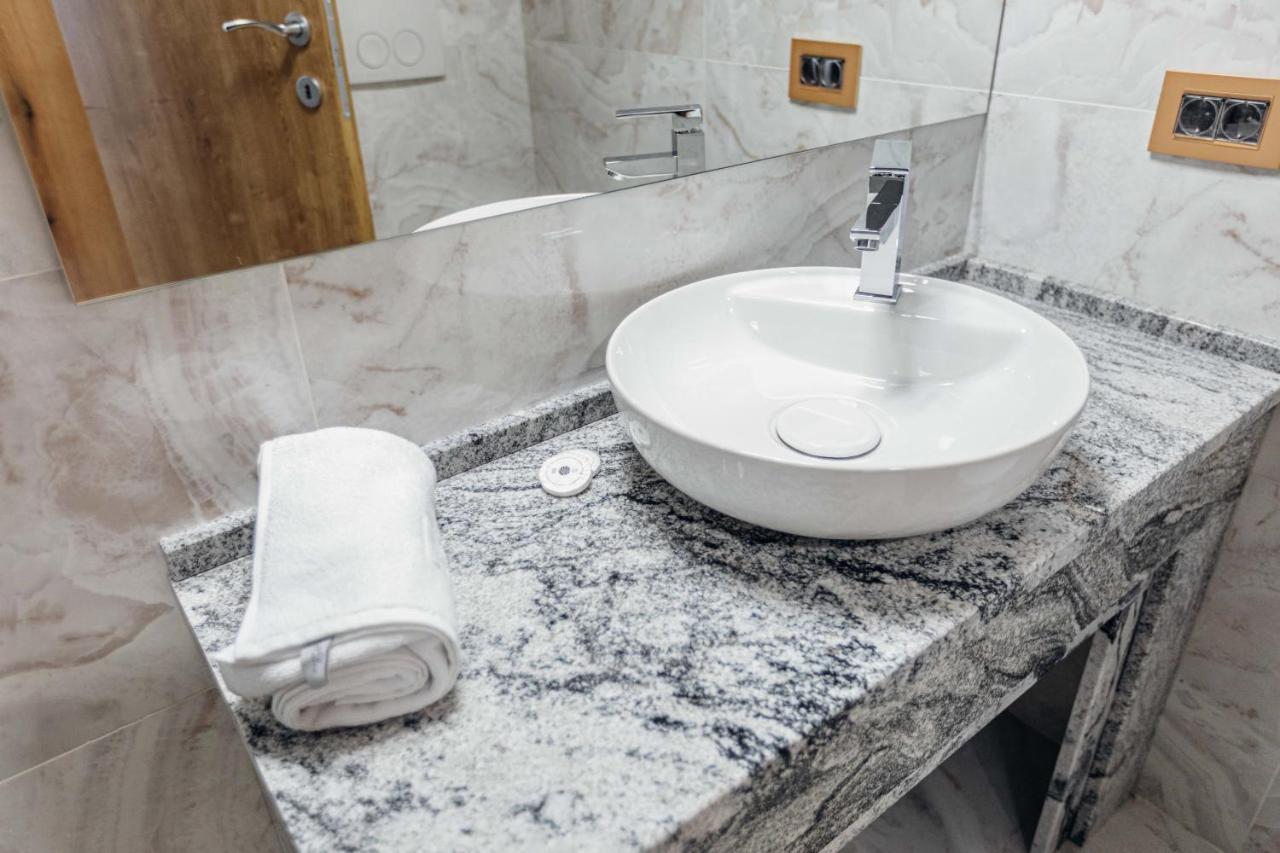 Hotel Livnica Belgrade Extérieur photo